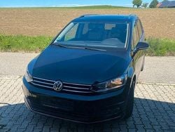 Schwarz Gebraucht 2017 VW Touran Highline Van / Kleinbus | 15.990 € (Guter Preis)