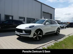 Weiß Gebraucht 2023 Porsche Macan SUV | 72.900 € (Etwas zu teuer)