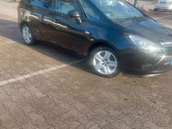 Schwarz Gebraucht 2015 Opel Zafira Tourer drive Van / Kleinbus | 8.500 € (Fairer Preis)