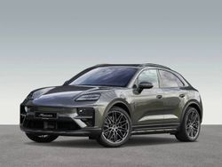 Aventuringrünmetallic Gebraucht 2024 Porsche Macan Turbo SUV | 123.900 € (Etwas zu teuer)