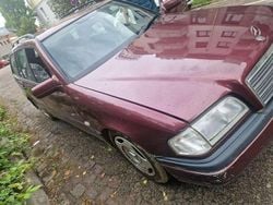 Rot Gebraucht 1997 Mercedes C220 Classic Kombi | 899 € (Superpreis)
