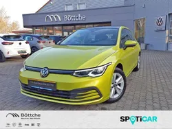 Limonengelb metallic Gebraucht 2022 VW Golf VIII Life Limousine | 19.850 € (Fairer Preis)