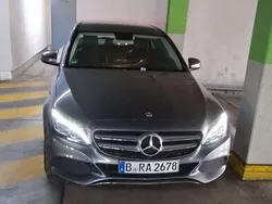 Grau Gebraucht 2017 Mercedes 220 Limousine | 23.500 €