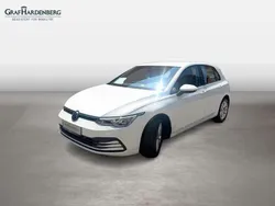 Weiß Gebraucht 2022 VW Golf VIII Life Limousine | 19.888 € (Guter Preis)