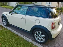 Weiß Gebraucht 2009 Mini Cooper Kleinwagen | 4.900 € (Fairer Preis)