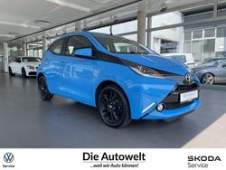 Cyan Gebraucht 2017 Toyota Aygo X-wave Kleinwagen | 8.980 € (Fairer Preis)