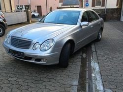 Silber Gebraucht 2002 Mercedes E240 Elegance Limousine | 3.200 € (Fairer Preis)