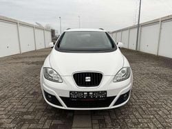 Weiß Gebraucht 2011 Seat Altea XL Van / Kleinbus | 4.599 € (Fairer Preis)