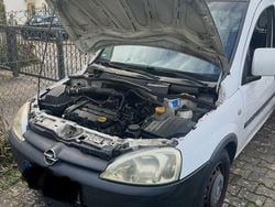 Weiß Gebraucht 2008 Opel Combo Van / Kleinbus | 1.499 € (Guter Preis)