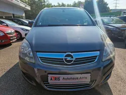 Grau Gebraucht 2010 Opel Zafira Edition Van / Kleinbus | 2.700 € (Guter Preis)
