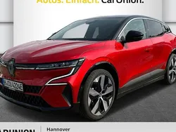 Rot Gebraucht 2023 Renault Mégane Komfort Limousine | 31.995 € (Guter Preis)