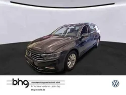 Grau Gebraucht 2023 VW Passat Business Kombi | 22.830 € (Guter Preis)