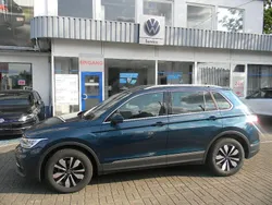 Nightshade blue (metallic) Gebraucht 2023 VW Tiguan Move SUV | 33.698 € (Fairer Preis)
