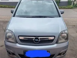 Grau Gebraucht 2009 Opel Meriva Innovation Van / Kleinbus | 1.300 € (Guter Preis)