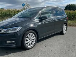 Grau Gebraucht 2016 VW Touran Van / Kleinbus | 16.900 € (Teuer)