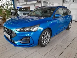 Blau Gebraucht 2024 Ford Focus ST-Line Limousine | 31.860 € (Teuer)