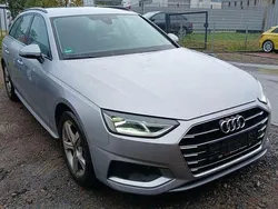 Silber (metallic) Gebraucht 2022 Audi A4 Sport Kombi | 17.900 € (Guter Preis)