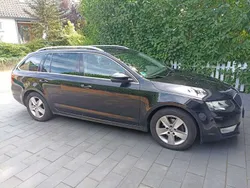 Schwarz Gebraucht 2014 Skoda Octavia Elegance Kombi | 5.900 € (Guter Preis)