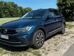 Blau Gebraucht 2022 VW Tiguan Active SUV | 26.500 € (Fairer Preis)