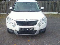 Weiß Gebraucht 2010 Skoda Yeti SUV | 3.300 € (Etwas zu teuer)