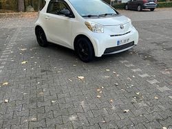 Weiß Gebraucht 2009 Toyota iQ Kleinwagen | 7.777 € (Fairer Preis)