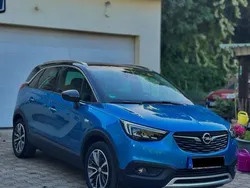 Blau Gebraucht 2018 Opel Crossland Ultimate SUV | 11.600 € (Fairer Preis)