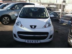 Weiss (metallic) Gebraucht 2010 Peugeot 107 Filou Kleinwagen | 5.500 €