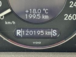 Beige Gebraucht 2002 Mercedes E220 Elegance Limousine | 6.200 € (Etwas zu teuer)