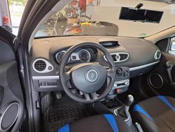 Grau Gebraucht 2006 Renault Clio II Kleinwagen | 2.450 € (Teuer)