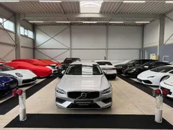 Bright silver Gebraucht 2020 Volvo V60 Momentum Kombi | 29.989 € (Superpreis)