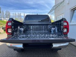 Tief schwarz met Neu 2025 Toyota HiLux Abholung | 53.990 € (Superpreis)