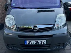Grau Gebraucht 2013 Opel Vivaro Van | 10.500 € (Etwas zu teuer)