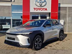 Cosmicsilber metallic Neu 2025 Toyota bZ4X Team SUV | 44.190 € (Teuer)