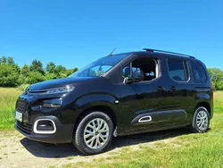 Schwarz Gebraucht 2020 Citroën Berlingo Feel Van / Kleinbus | 17.900 € (Fairer Preis)