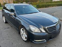 Grau Gebraucht 2012 Mercedes E350 Avantgarde Kombi | 10.500 € (Fairer Preis)