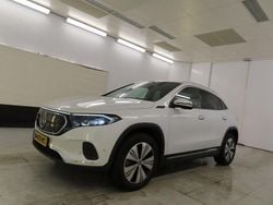 Weiß Gebraucht 2021 Mercedes EQA300 Luxury SUV | 26.900 €