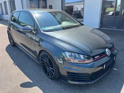 Carbon steel grey metallic Gebraucht 2015 VW Golf VII GTI Limousine | 16.999 € (Fairer Preis)