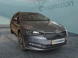 Grau Neu 2024 Skoda Superb Style Kombi | 40.634 € (Fairer Preis)