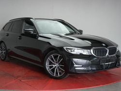 Black sapphire Gebraucht 2021 BMW 318 M Sport Kombi | 21.490 € (Guter Preis)