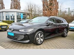 Grenadillschwarz metallic Gebraucht 2024 VW Passat Comfortline Kombi | 34.990 € (Superpreis)