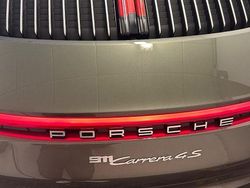 Grau Gebraucht 2019 Porsche 911 Carrera 4S Cabriolet Cabrio | 125.992 € (Guter Preis)