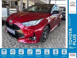 Rot Gebraucht 2021 Toyota Yaris Hybrid Style Limousine | 19.890 € (Etwas zu teuer)