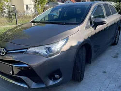 Grau Gebraucht 2017 Toyota Avensis Edition-S Kombi | 16.500 € (Guter Preis)