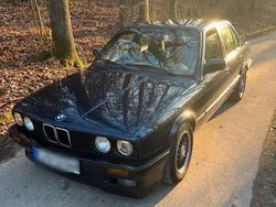 Blau Gebraucht 1990 BMW 320 Limousine | 15.500 €