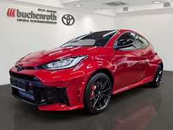 Rot Neu 2024 Toyota Yaris Coupé | 55.500 € (Etwas zu teuer)