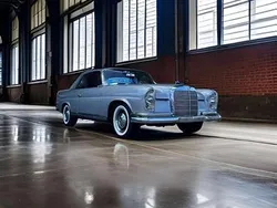 Silber Gebraucht 1964 Mercedes 250 Coupé | 46.000 €