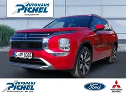 Rot Gebraucht 2025 Mitsubishi Outlander P-HEV Top SUV | 56.990 € (Etwas zu teuer)