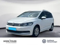 Weiss Gebraucht 2024 VW Touran Comfortline Van / Kleinbus | 33.450 € (Fairer Preis)