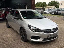 Silber Gebraucht 2021 Opel Astra Design & Tech Limousine | 14.990 € (Fairer Preis)