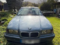 Blau Gebraucht 1998 BMW 316 Coupé | 2.300 €